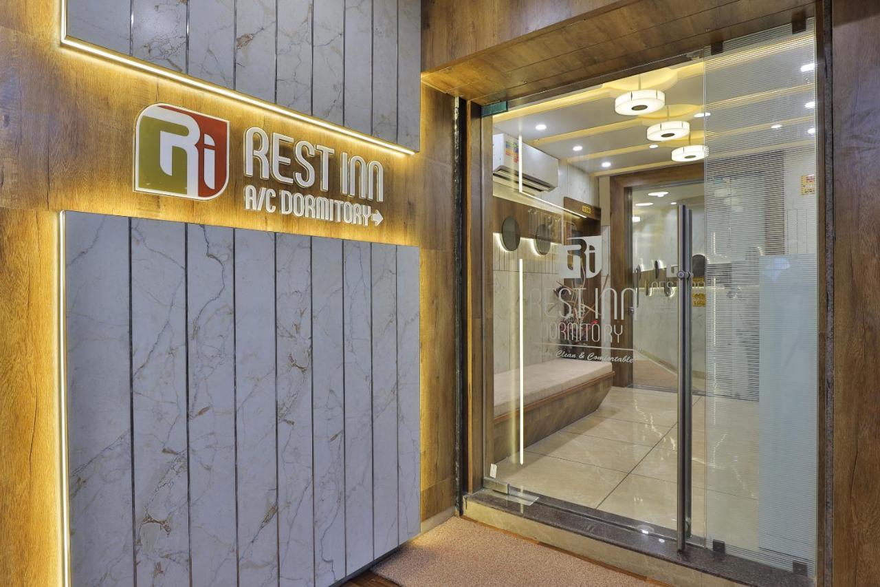 Rest Inn Dormitory Vadodara Exterior foto